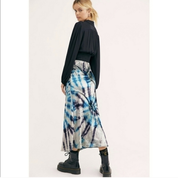 FREE People serious swagger tie dye velvet skirt - Picture 5 of 8
